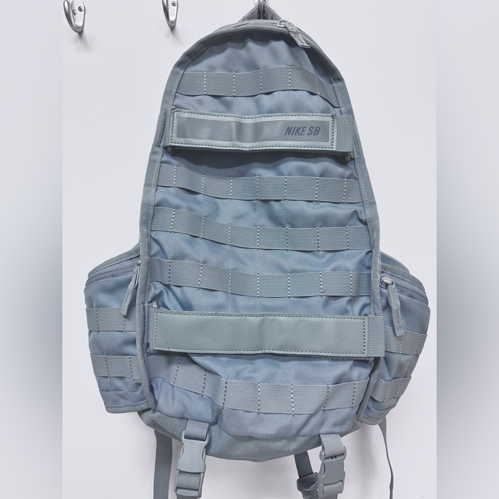 Like new Nike gray backpack. Excellent condition with no damage. I’m downsizing!